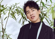 吃瓜娱乐郭麒麟,星二代逆袭，从相声小生到娱乐圈多面手